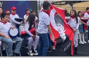Bulvar AVM 23 Nisan Geleneksel Çocuk Şenliği Şehrin Merkezinde Başladı